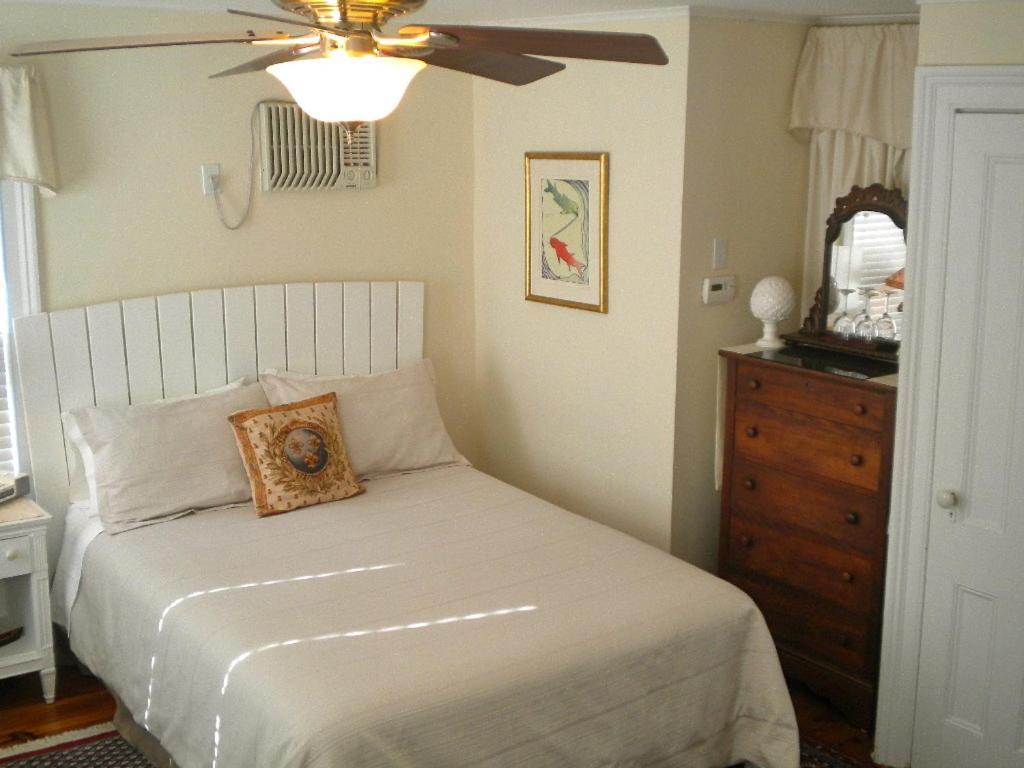 The Stirling House Waterfront Inn Greenport Esterno foto