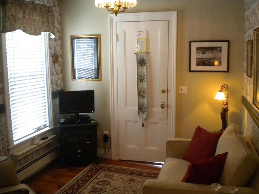 The Stirling House Waterfront Inn Greenport Esterno foto