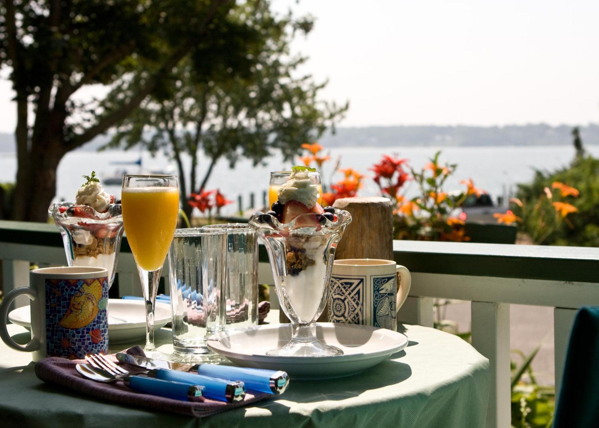 The Stirling House Waterfront Inn Greenport Esterno foto