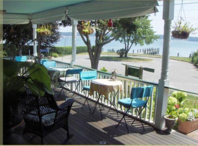 The Stirling House Waterfront Inn Greenport Esterno foto