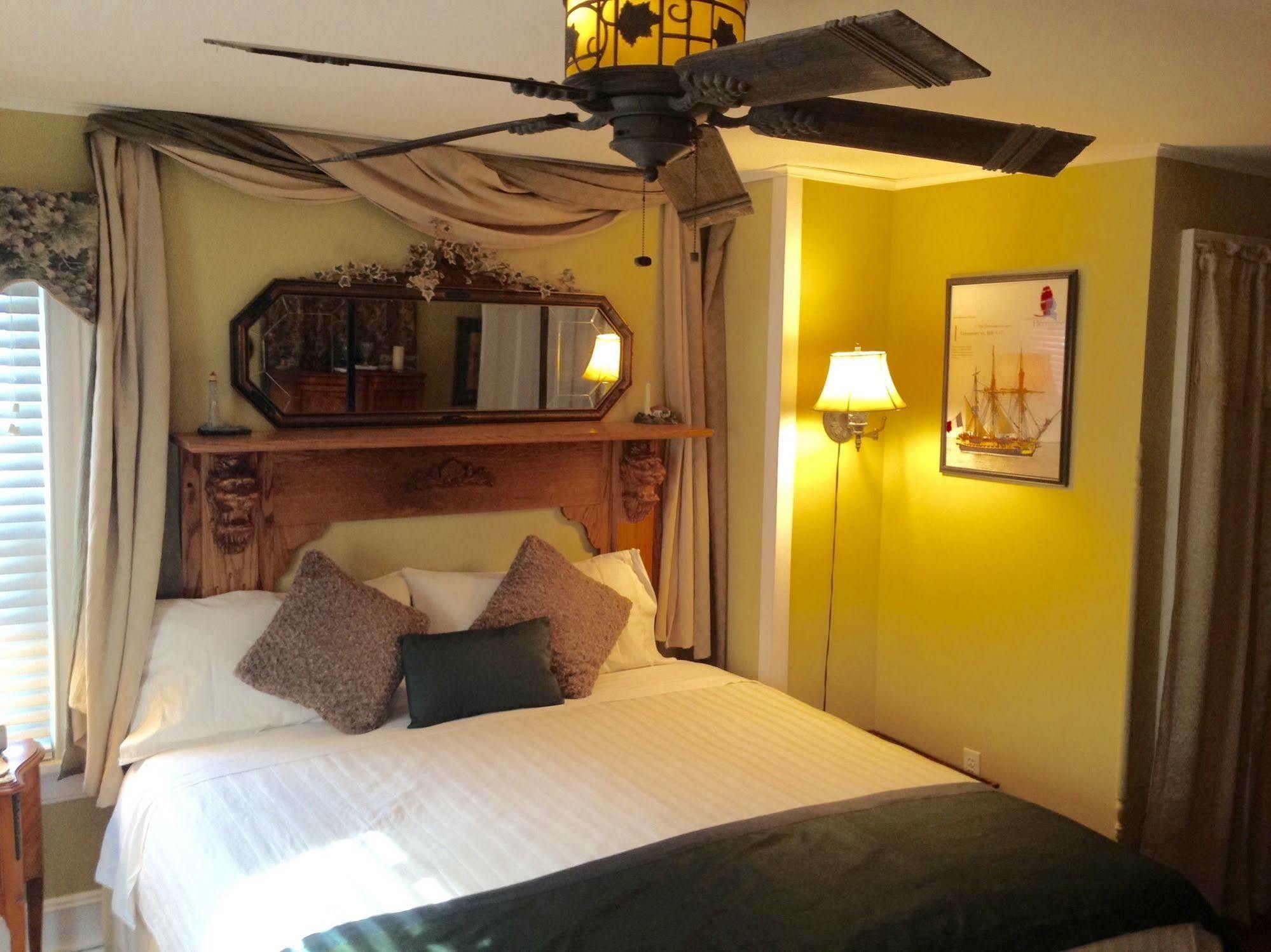 The Stirling House Waterfront Inn Greenport Esterno foto